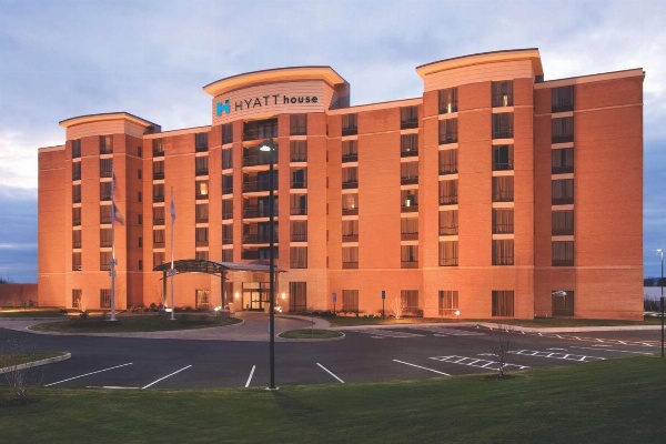 Hyatt House Hartford North Windsor image 1