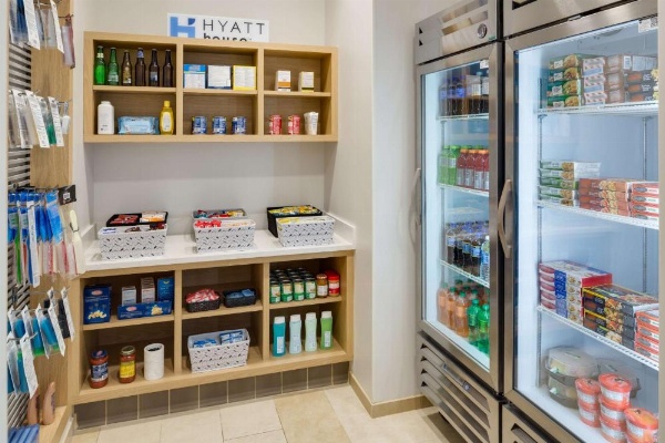 Hyatt House Hartford North Windsor image 13